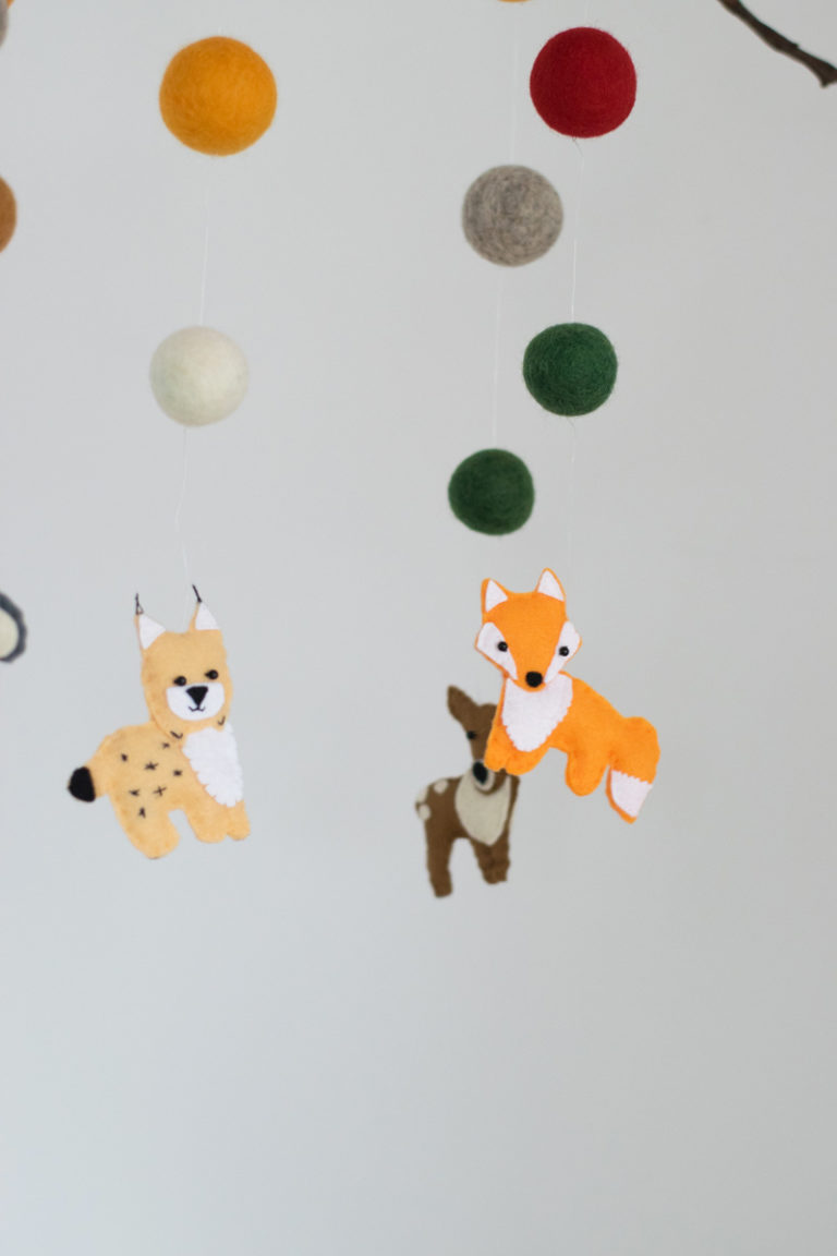 Baby Filz Mobile Waldtiere zum Selberbasteln | Anleitung für ein Babymobile